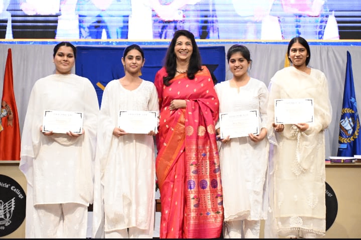 MIDDLE AND SENIOR SCHOOL PRIZE DAY